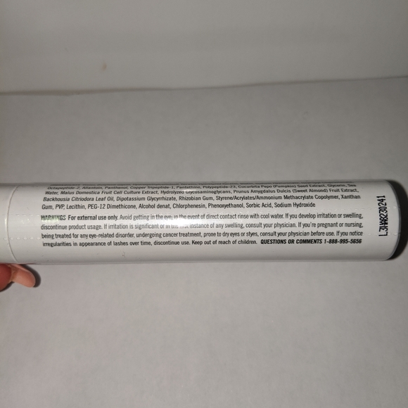 Rodan & Fields enhancements lash boost - Picture 2 of 3